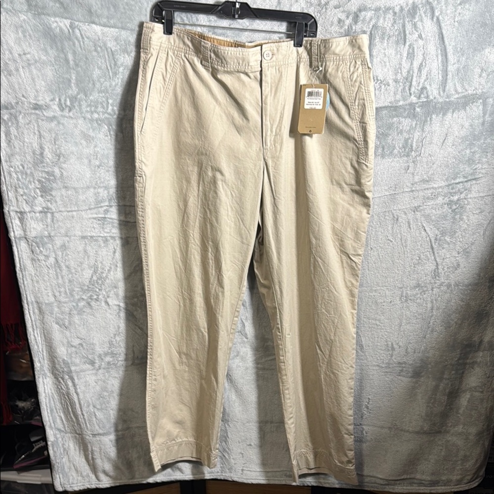 NWT Columbia pants The Columbia khaki pants 100% Cotton upf protection 40 X 30